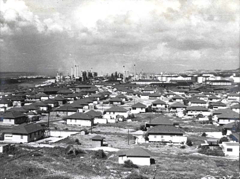 194xrefineryviewbackgroundhousing.jpg