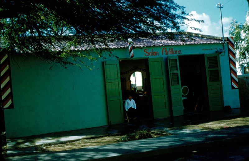 a_aruba_8_barber_shop.jpg